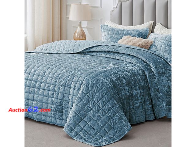 Lot 44-5525t - BEDELITE Velvet Quilt Set King Size - Luxury Velvet Comforter Bedding Set 3 Pieces, Soft Cozy Dusty Blue Oversized Bedspread Coverlet for Al...