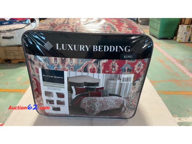 Lot 44-1553m - $120 Retail price - Luxury Bedding King 9/10 Piece Comforter Set Red Vintage Medallion See All Photo's Not Tested Appears New, A basic inspe...