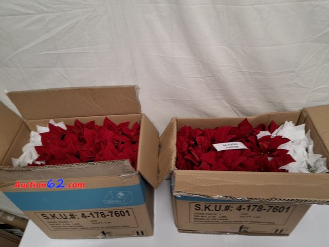 Lot 44-7043m - 2 boses of 25 artificial poinsettias Appears New, A basic inspection has been given to this item. Sold AS-IS.