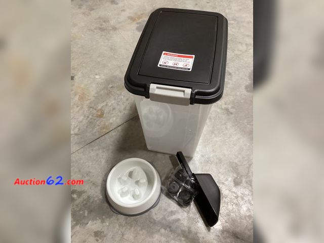 Lot 44-269g - Pet Food Storage Container With Scooper/Food Bowl/Wheels  Appears New, A basic inspection has been given to this item. Sold AS-IS.