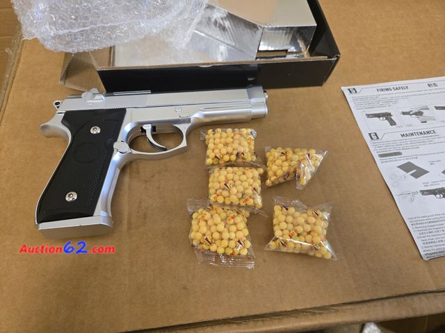 Lot 44-6586b - M92 BB Gun 6mm Plastic BBS 1. Appears New, A basic inspection has been given to this item. Sold AS-IS.