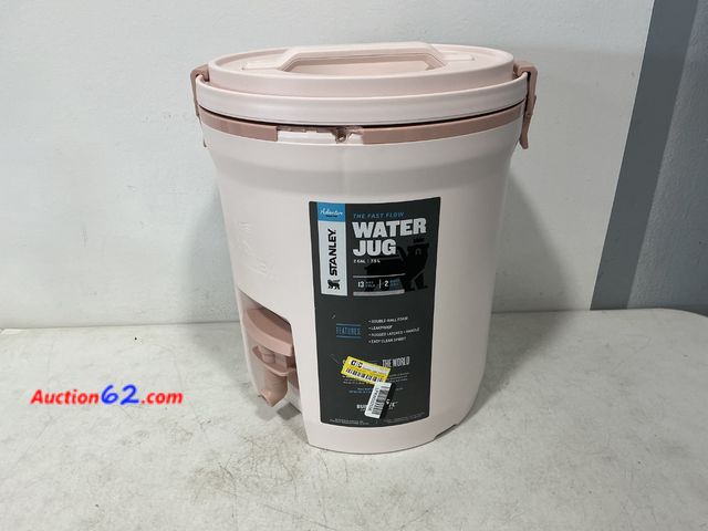 Lot 44-725o - Stanley Adventure Fast Flow Water Jug 2 Gallon- broken latch E-Commerce Return, A basic inspection has been given to this item. Sold AS-IS. ...