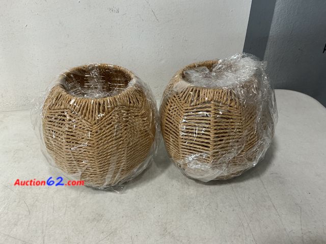 Lot 44-971e - Set of 2 Round Woven Baskets Not Tested See All Photo's Appears New, A basic inspection has been given to this item. Sold AS-IS.