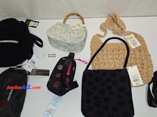 Lot 44-4101t - Miscellaneous lot of purses  Appears New, A basic inspection has been given to this item. Sold AS-IS.