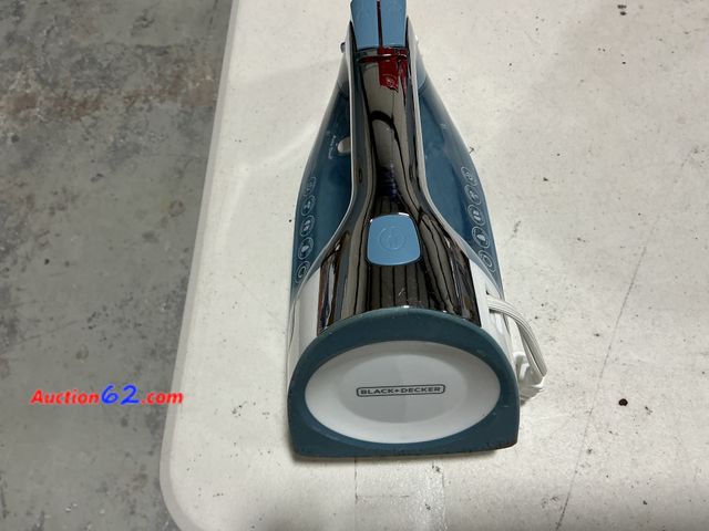 Lot 44-4063f - BLACK+DECKER Steam Iron Retractable Cord Gray: 1200W Nonstick Soleplate, Anti-Drip, Vertical Steam, Comfort-Grip Handle E-Commerce Return, A...