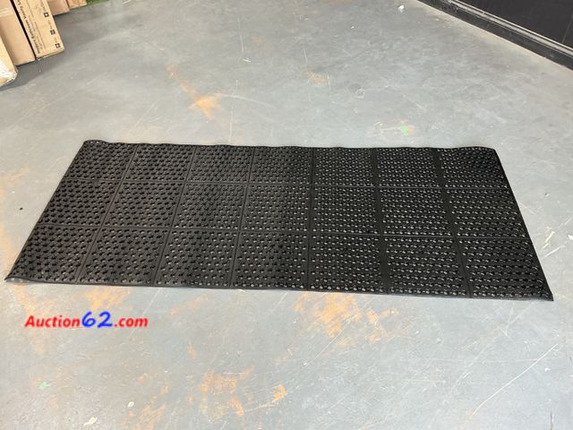 Lot 44-677o - Black Rubber Interlocking Floor Mat See All Photo's Appears New, A basic inspection has been given to this item. Sold AS-IS. Not Tested