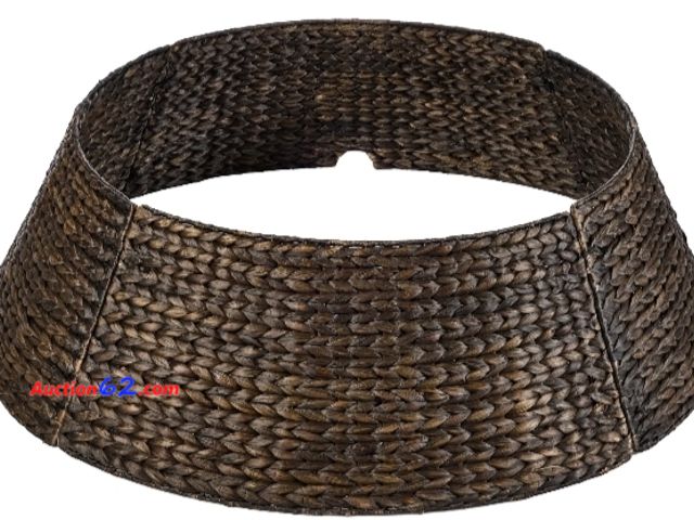 Lot 44-6960w - Woven Hyacinth Christmas Holiday Tree Collar - 42in Appears New, A basic inspection has been given to this item. Sold AS-IS.