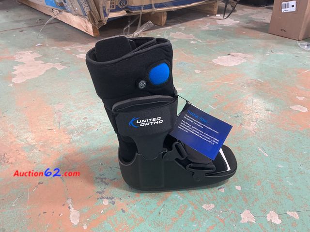 Lot 44-555p - Lot of (1) United Ortho Small Size Boot Appears New, A basic inspection has been given to this item. Sold AS-IS. See All Photo's Not Tested