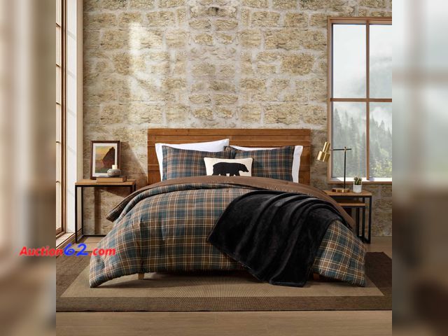 Lot 44-353M - Eddie Bauer - Queen Size Comforter Set with Matching Shams See All Photo's Appears New, A basic inspection has been given to this item. Sold...