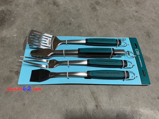 Lot 44-120j - Char-Broil CB1250036r4 4pc Bbq Utnsl Kit Appears New, A basic inspection has been given to this item. Sold AS-IS.