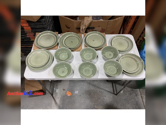 Lot 44-1119j - 18-Piece Dinnerware Set Green Plates Bowls Appears New, A basic inspection has been given to this item. Sold AS-IS. See All Photo's Not Test...