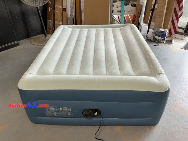 Lot 44-737o - Intex Dura-Beam Plus Mid Rise Airbed Queen See All Photo's E-Commerce Return, A basic inspection has been given to this item. Sold AS-IS. Po...