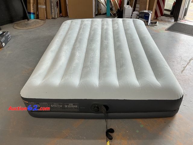 Lot 44-777o - Intex Mid-Rise Airbed Queen Size See All Photo's E-Commerce Return, A basic inspection has been given to this item. Sold AS-IS. Dirty Powers...