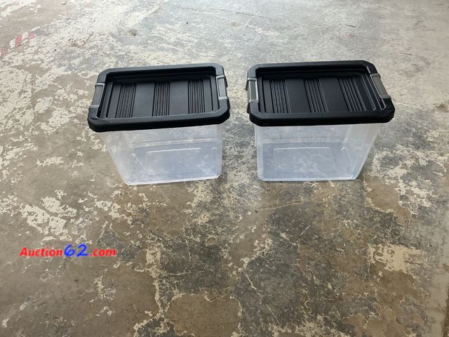Lot 44-1210j - Cracked lids- Two Clear Plastic Storage Bins with Lids E-Commerce Return, A basic inspection has been given to this item. Sold AS-IS. See Al...