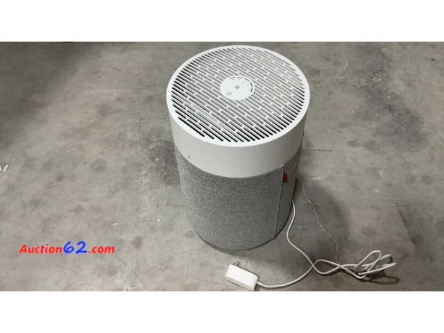Lot 44-205a - $229 Retail price - BLUEAIR Blue Pure 311i Max Smart Air Purifier for Medium Rooms up to 1,800 Sq Ft HEPASilent Air Cleaner for Pets Allergi...