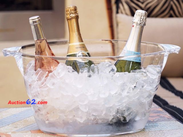Lot 44-1106j - Retail value $30- OGGI Acrylic Oval Party Tub - Clear Beverage Cooler w/Handles, Wine Cooler, Beer Chiller, Ideal Party Tubs for Drinks, Use...