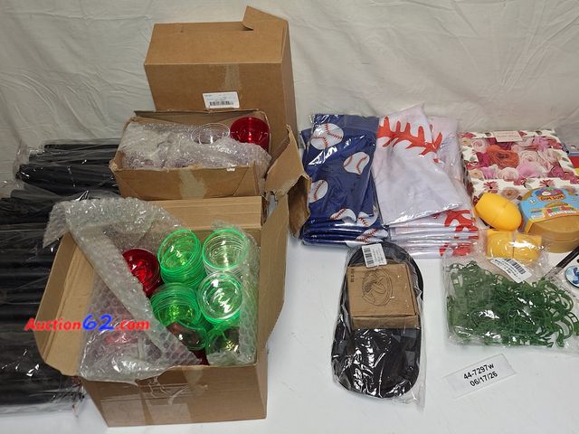 Lot 44-7297w - Large lot of miscellaneous items  E-Commerce Return, A basic inspection has been given to this item. Sold AS-IS.