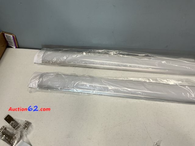 Lot 44-4024f - 2x LED Tube Lights with Mounting Hardware Appears New, A basic inspection has been given to this item. Sold AS-IS. See All Photo's Not Teste...