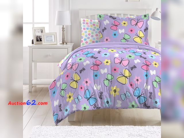 Lot 44-1169i - Dream Factory Sweet Butterfly Ultra Soft Microfiber Girls Comforter Set, Purple, Twin Appears New, A basic inspection has been given to this...