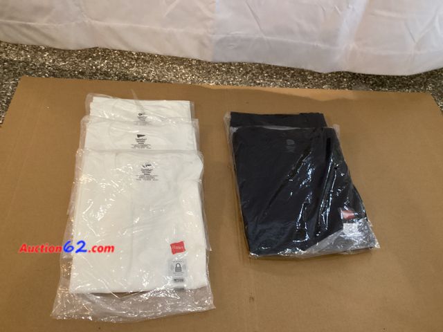 Lot 44-7752i - Lot of (5) medium T-shirts.  Appears New, A basic inspection has been given to this item. Sold AS-IS. See All Photo's