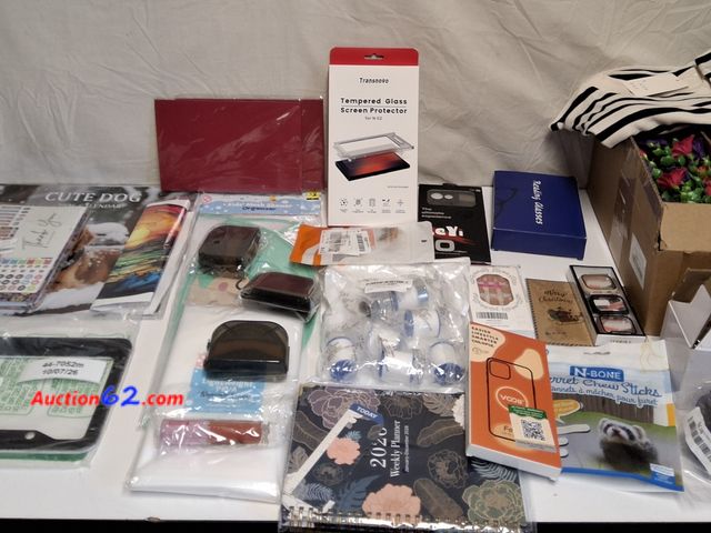 Lot 44-7052m - Large lot of miscellaneous items E-Commerce Return, A basic inspection has been given to this item. Sold AS-IS.