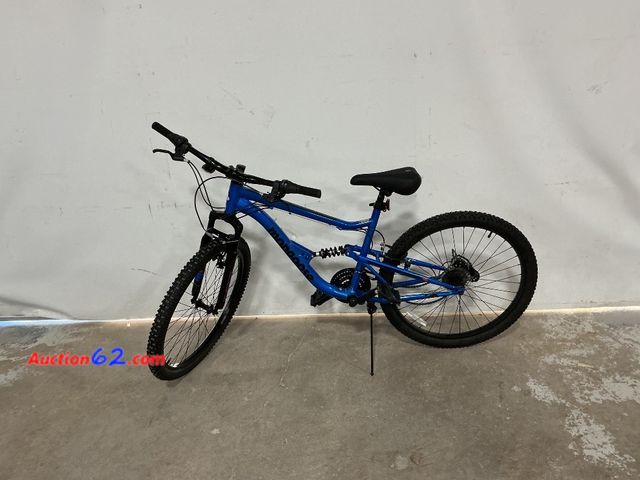 Lot 44-1501 - $289 Retail price - Mongoose Limestone 26" Men's Mountain Bike - Blue E-Commerce Return, A basic inspection has been given to this item. Sol...