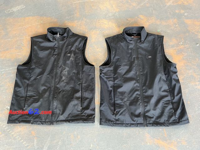 Lot 44-846 - 2 Heat Heated Vest Lot, Size M, Black See All Photo's Not Tested E-Commerce Return, A basic inspection has been given to this item. Sold AS-...