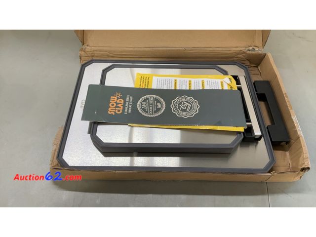 Lot 44-1516e - Snow Peak Stainless Steel Cutting Board Set E-Commerce Return, A basic inspection has been given to this item. Sold AS-IS. See All Photo's N...