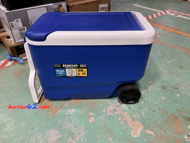 Lot 44-1734 - Igloo Wheelie Cool 38 - Wheeled Cooler - 38 Quarts, 53 Can Capacity, Pre-Chill, Made in USA, Blue/White See All Photo's Not Tested E-Commerc...