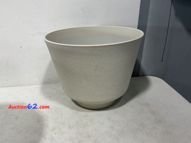 Lot 44-560e - Large Textured Beige Planter Pot Not Tested See All Photo's E-Commerce Return, A basic inspection has been given to this item. Sold AS-IS.