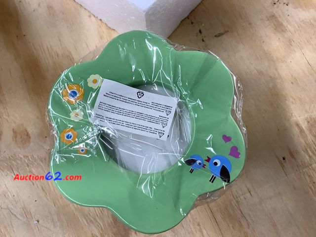 Lot 44-7524p - Tiny Tillia musical keepsake box ceramic. New. Opened for pictures See All Photo's Tested & Working Never opened, Factory Sealed