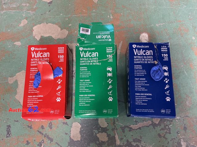 Lot 44-4008e - MEDICOM VULCAN NITRILE GLOVES, 150 COUNT X-Large E-Commerce Return, A basic inspection has been given to this item. Sold AS-IS. Not Tested