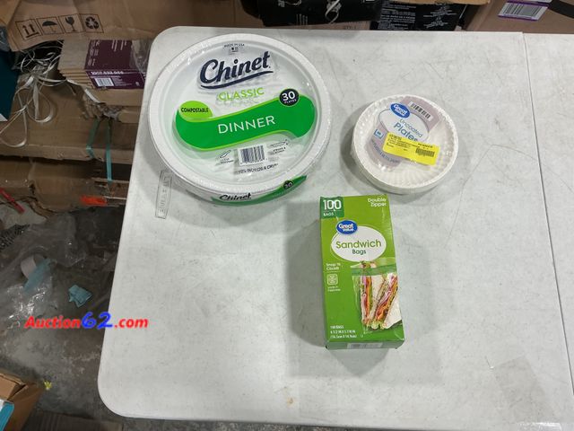 Lot 44-1122p - Mix lot of Kitchen Products  Appears New, A basic inspection has been given to this item. Sold AS-IS. See All Photo's Not Tested