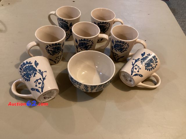 Lot 44-7723i - Lot of (7) mugs and (1) cereal bowl.  Appears New, A basic inspection has been given to this item. Sold AS-IS. See All Photo's