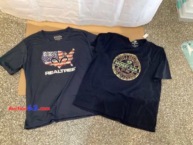 Lot 44-7757i - Lot of (2) 2XL T-shirts.  Appears New, A basic inspection has been given to this item. Sold AS-IS. See All Photo's