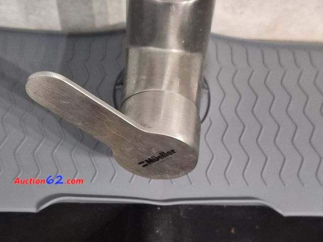 Lot 44-3027t - Swizdom Kitchen Sink Splash Organizer Water Stopper - New - See Pictures Appears New, A basic inspection has been given to this item. Sold A...