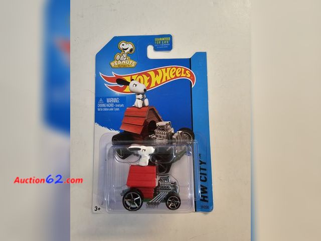 Lot 44-8393u - RARE 2015 SNOOPY HOT WHEELS CAR.-T Never opened, Factory Sealed