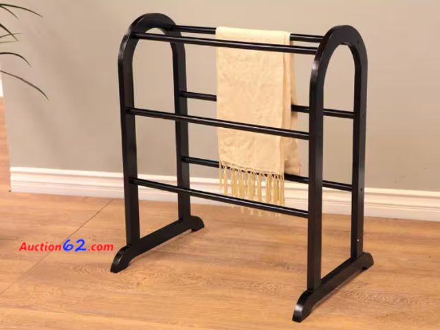 Lot 44-1134b - $52 Retail value- Espresso quilt rack  1. Appears New, A basic inspection has been given to this item. Sold AS-IS. 5. Not Tested