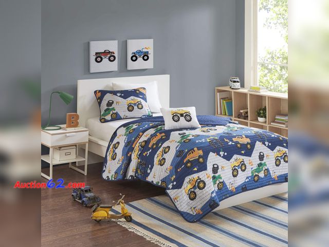 Lot 44-1170i - Intelligent Design Kids Nash Reversible Quilt Set, Vibrant Fun Design, Lightweight All Season Children Bedding, Coverlet Bedspread, Boys Bed...