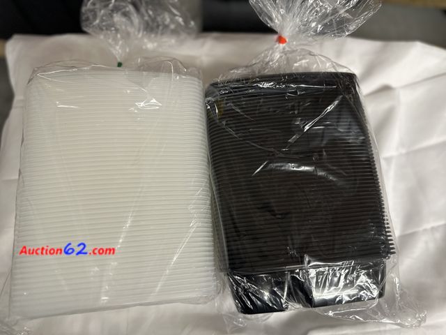 Lot 44-6037f - 50 cubeware 28 oz plastic food containers with lids, 2 compartments. NEW. Item number CR-2932. See All Photo's Not Tested Never opened, Fact...