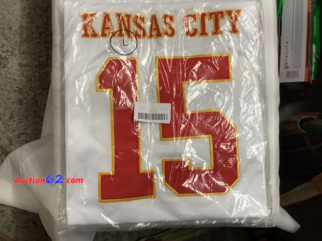 Lot 44-6195a - Patrick Mahomes, Men’s Large White &amp; Red. Appears New, A basic inspection has been given to this item. Sold AS-IS. E-Commerce Return, A ...