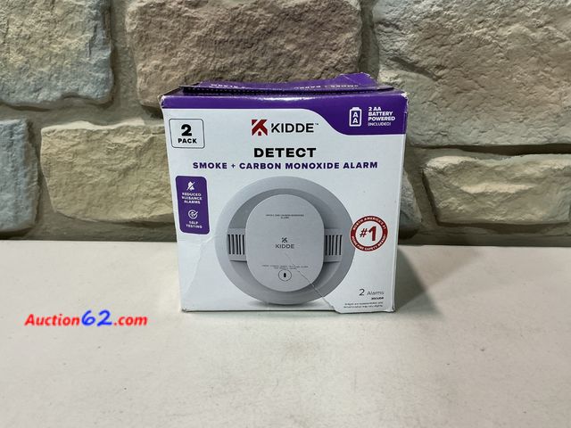 Lot 44-1894e - KIDDE Detect Smoke + Carbon Monoxide Alarm, 2-Pack, AA Battery Powered See All Photo's Not Tested E-Commerce Return, A basic inspection has ...