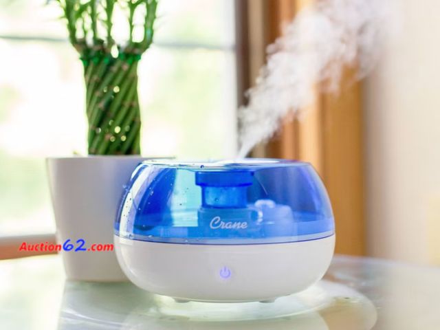 Lot 44-4025b - Retail value $26- Crane Personal Cool Mist Humidifier - 0.2gal 1. Appears New, A basic inspection has been given to this item. Sold AS-IS. 4...