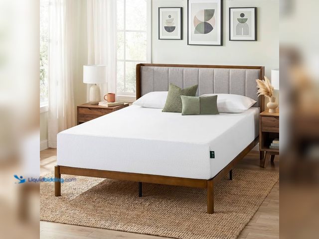 Lot 49-5541934 - Zinus King sized matress toper. SKU  zumfma1zzl12k. Unused, box damage.