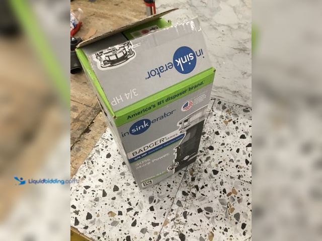 Lot 49-5478334 - Insinkerator Badger 5XP Item is unused