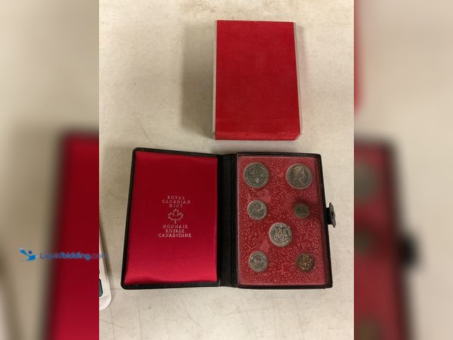 Lot 49-1804591 - 1971 ROYAL CANADIEN MINT SET 7 COINS