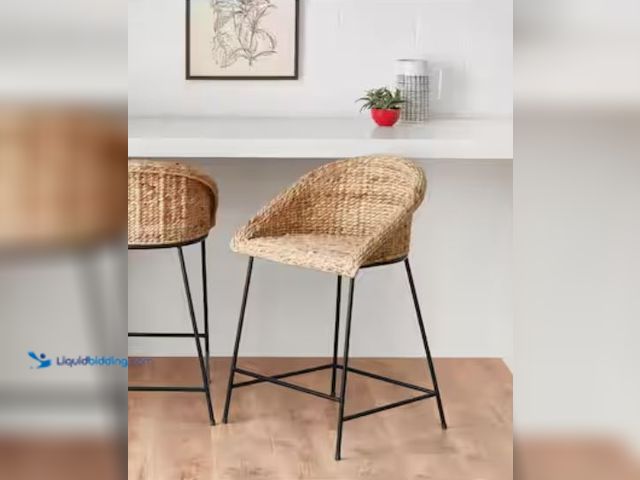 Lot 49-2001128 - StyleWell 24 in. Natural Woven Hyacinth Counter Stool with Low Back, 1-Pack, Model # ST1808296-NBLK,...