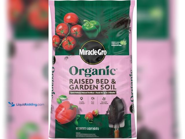 Lot 49-5558864 - Miracle-Gro Organic Raised Bed and Garden Soil with Quick Release Natural Fertilizer, Peat Free, OMR...