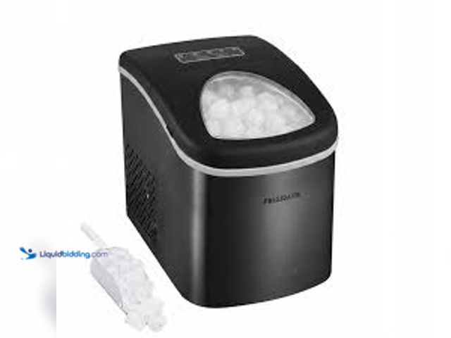 Lot 49-5543026 - Walmart Ice Maker. Black. Slightly used. Powers on.