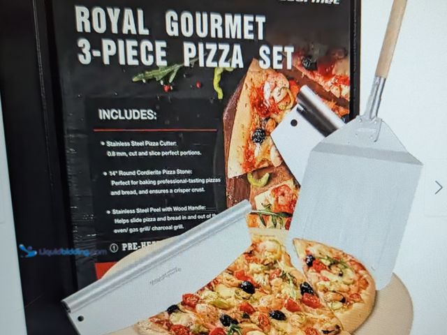 Lot 49-1814680 - 1 New Royal Gourmet 3 Piece Pizza Set Royal Gourmet 3-piece Pizza set